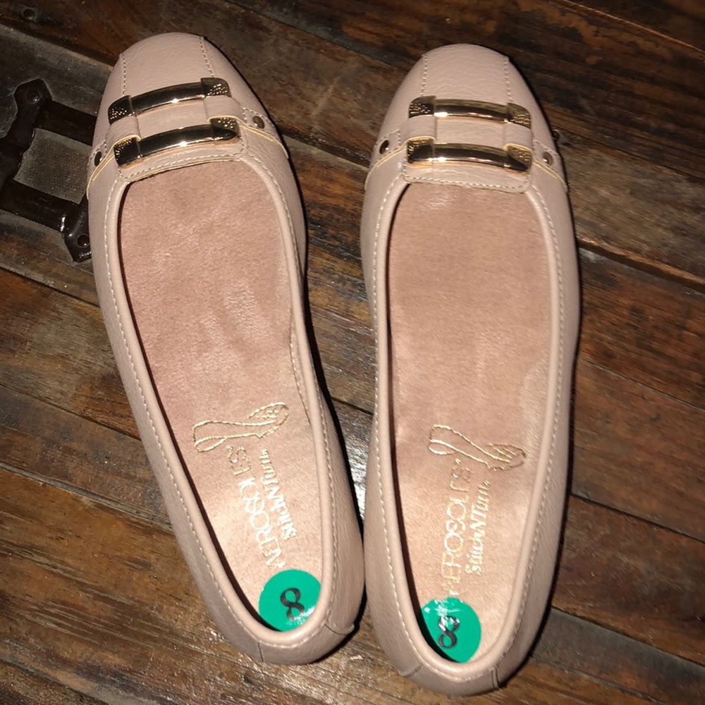 Nude Flats